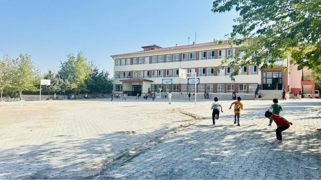 Orduzu Nadire Dernek Ortaokulu fotoğrafı