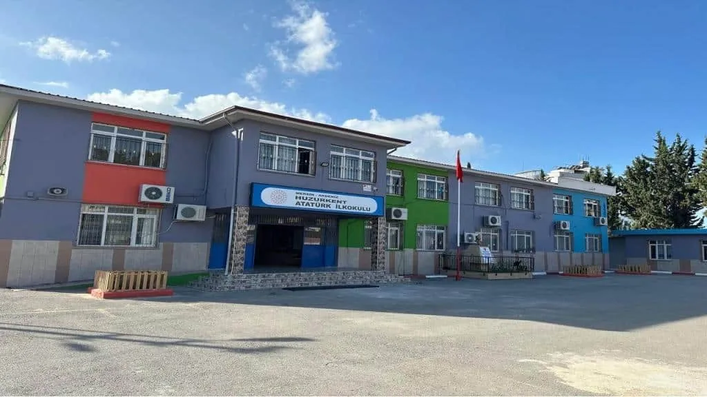 Huzurkent Atatürk İlkokulu fotoğrafı