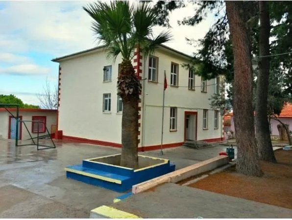 Bademli Mehmet Ertuğrul Denizolgun Ortaokulu fotoğrafı