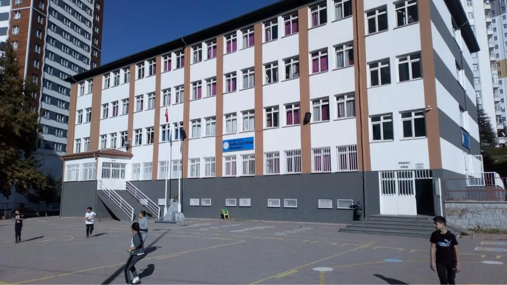 Sahra-Galip Özsan Ortaokulu