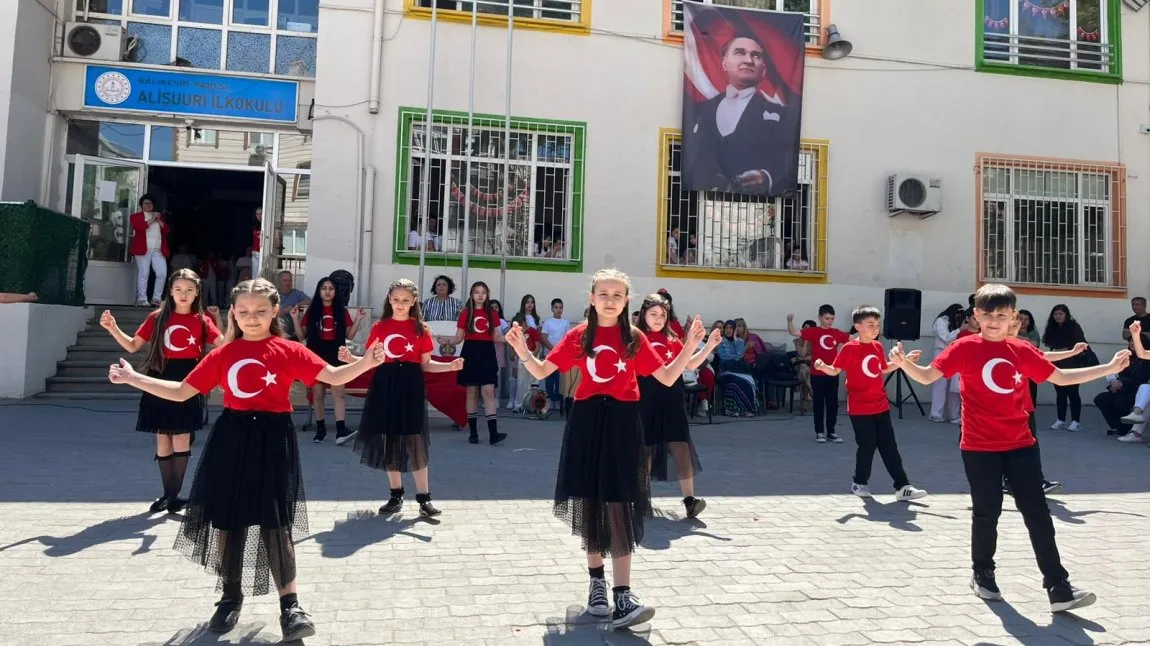 Alişuuri İlkokulu fotoğrafı