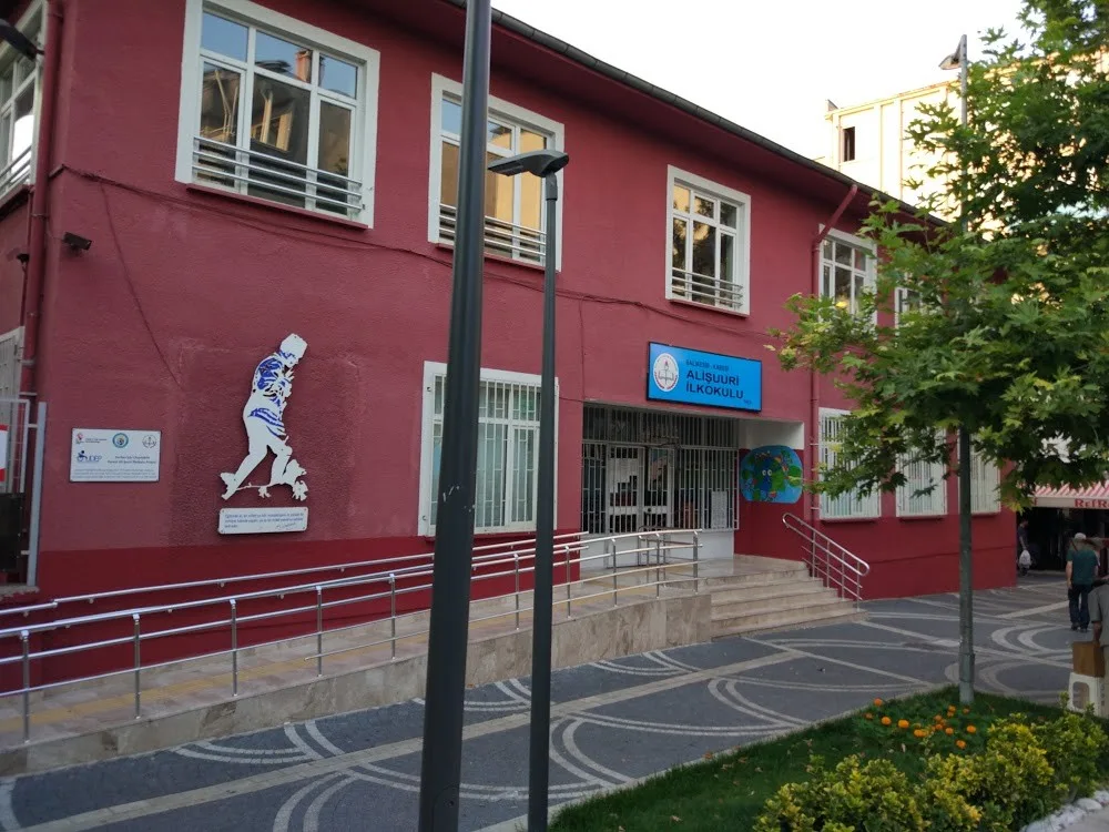 Alişuuri İlkokulu fotoğrafı