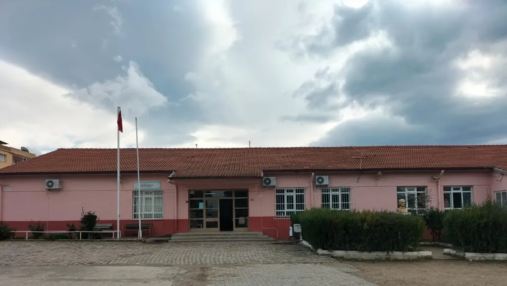 Yazıkent Mürşide Akçay İlkokulu fotoğrafı