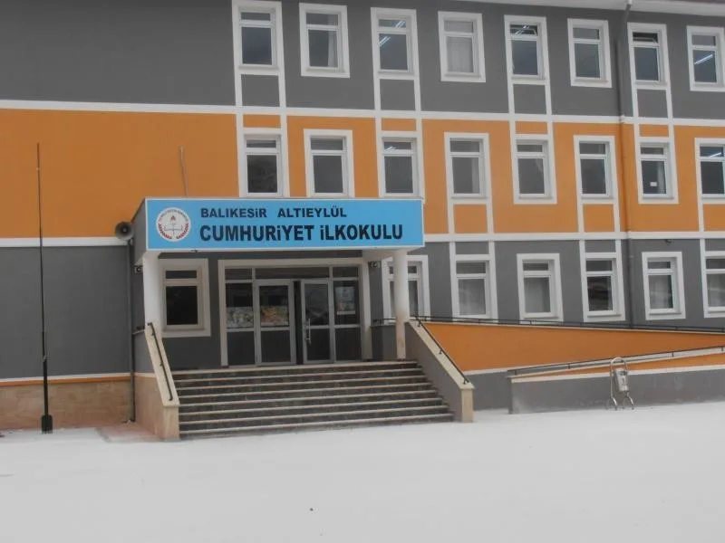 Cumhuriyet İlkokulu fotoğrafı