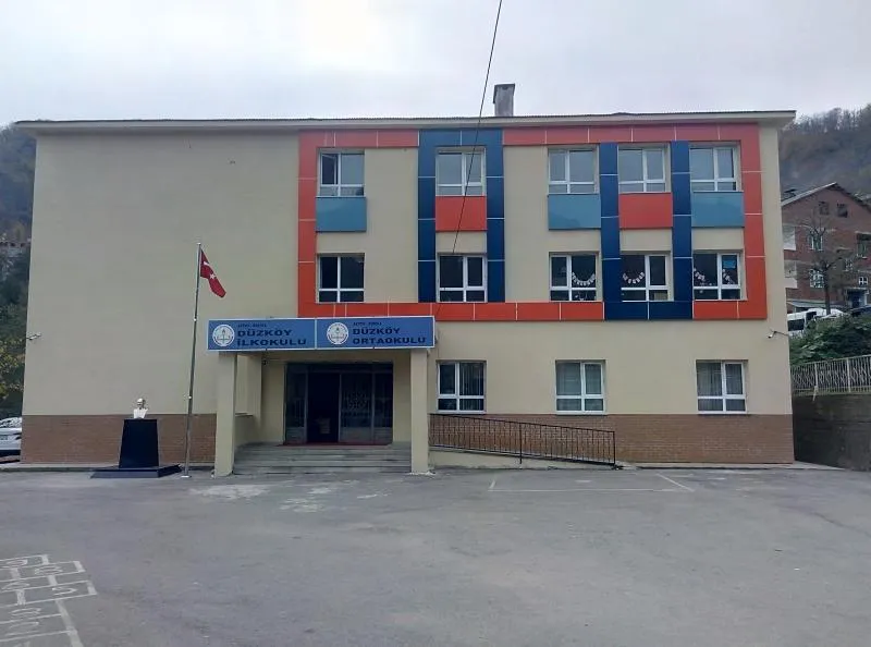 Düzköy İlkokulu fotoğrafı