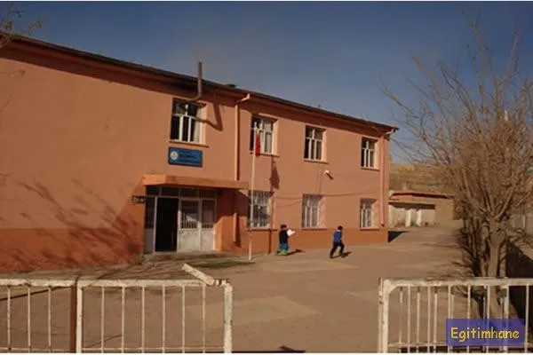 Gelinkaya İlkokulu