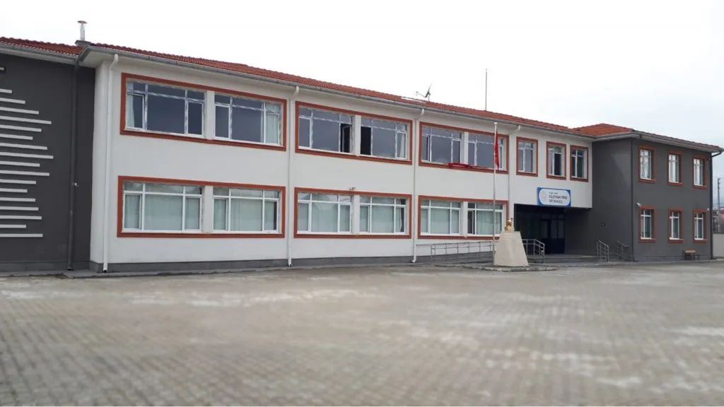 Süleyman Tıraş Ortaokulu fotoğrafı