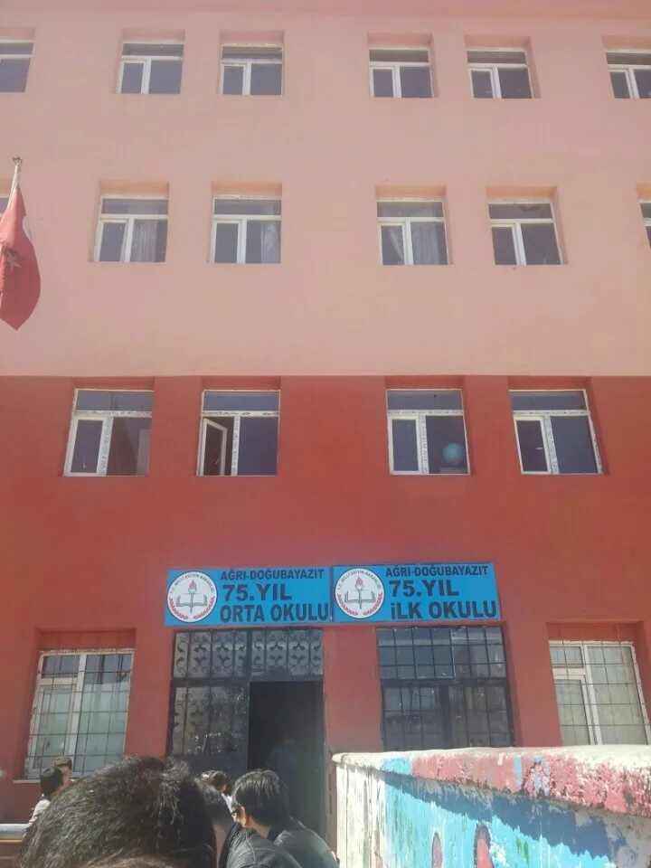 75.Yıl Ortaokulu