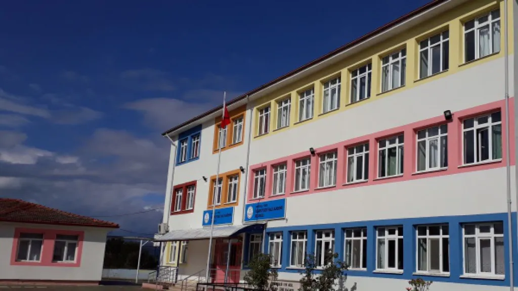 Pazarköy Şehit Halil Kandemir Ortaokulu fotoğrafı