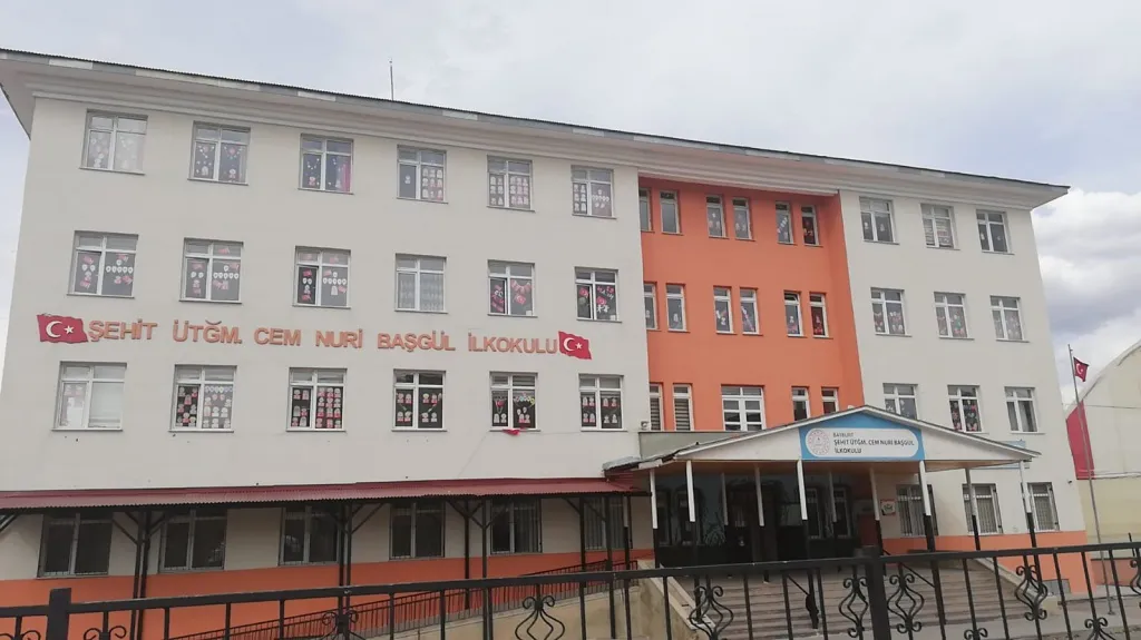 Şehit Üsteğmen Cem Nuri Başgül İlkokulu fotoğrafı