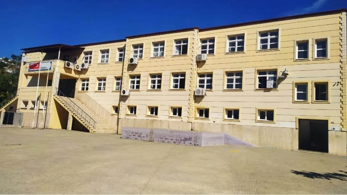Denizciler Çamlık Ortaokulu fotoğrafı