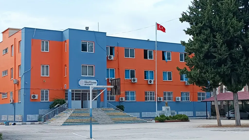 Turgut İçgören Ortaokulu fotoğrafı