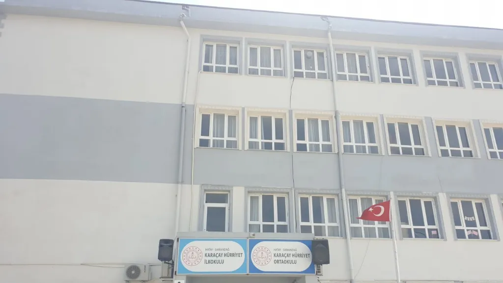Karaçay Hürriyet İlkokulu fotoğrafı