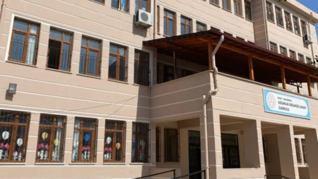 Azganlık Organize Sanayi İlkokulu fotoğrafı