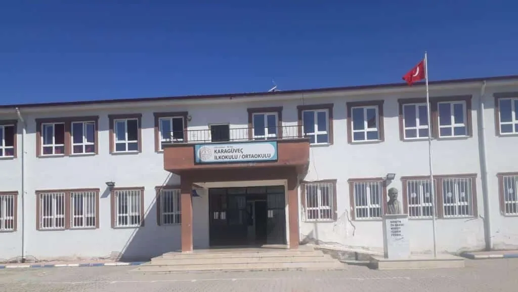 Karagüveç Ortaokulu fotoğrafı