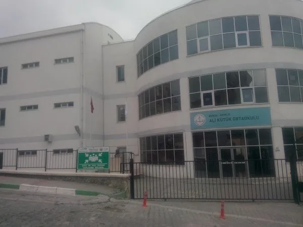 Ali Kütük Ortaokulu fotoğrafı