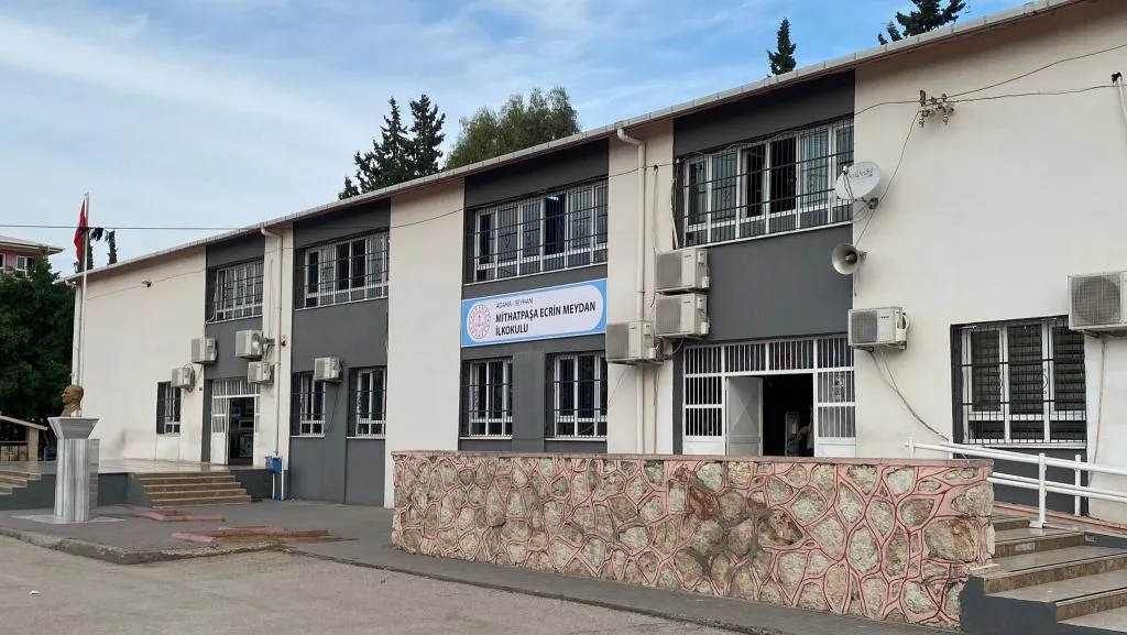 Mithatpaşa Ecrin Meydan İlkokulu fotoğrafı