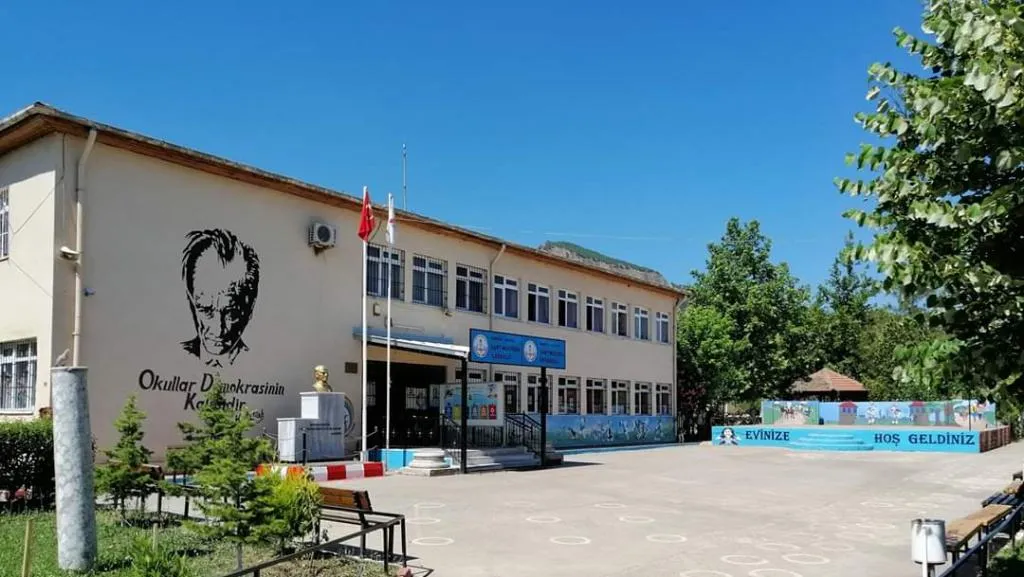 Sart Mustafa Ortaokulu