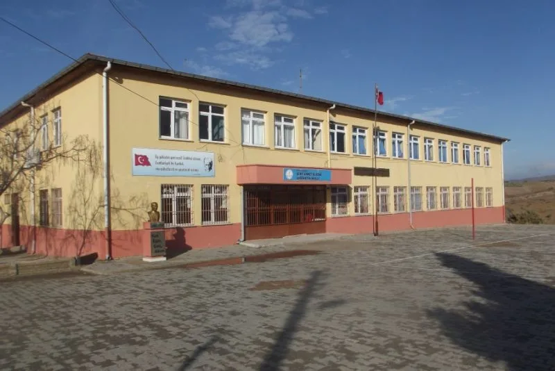 Mersinli Şehit Ahmet Uludağ Ortaokulu
