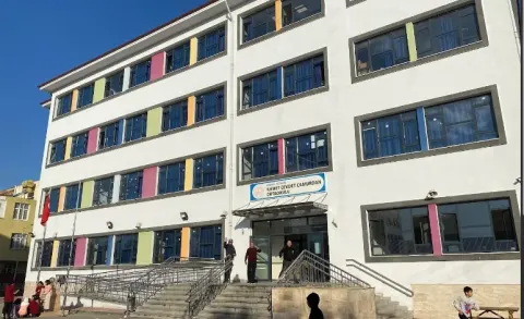 Ahmet Cevdet Çamurdan Ortaokulu fotoğrafı