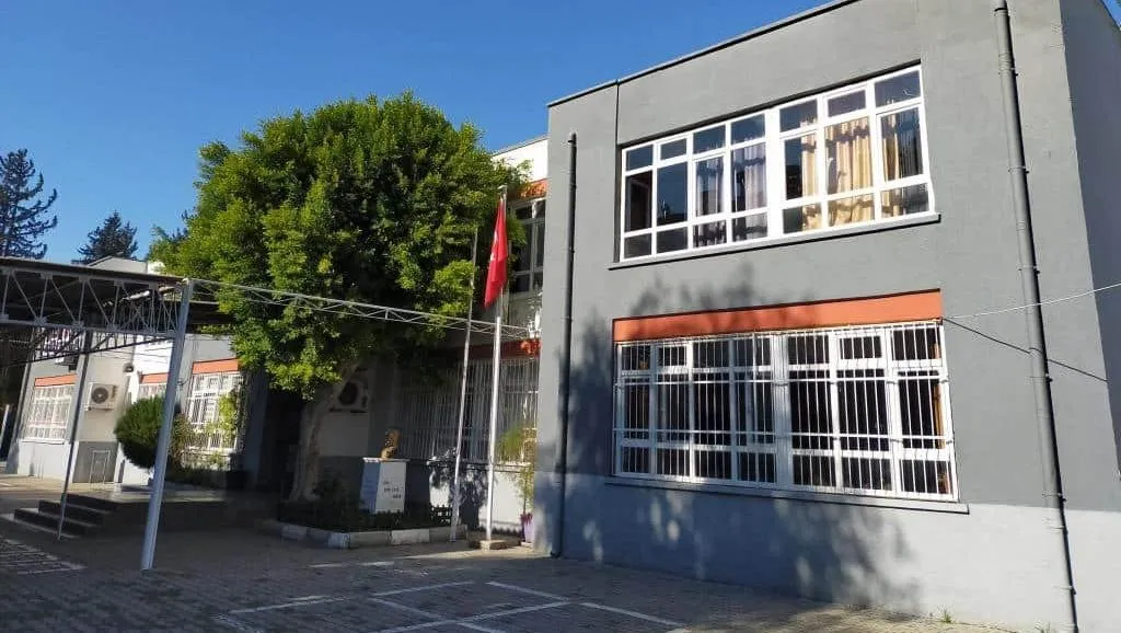 Turhan Cemal Beriker İlkokulu fotoğrafı