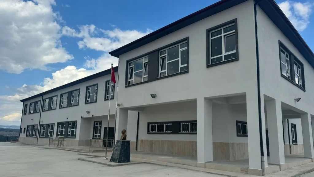 Pınarlar Şehit Savcı Ethem Ekim Ortaokulu fotoğrafı