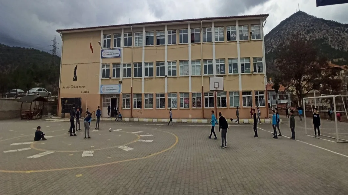 Tuğrulbey İlkokulu fotoğrafı