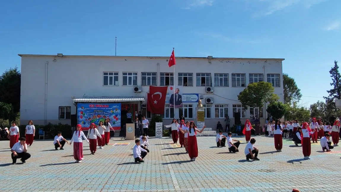 Yağcılar Nebahat Ölmezoğlu Ortaokulu fotoğrafı