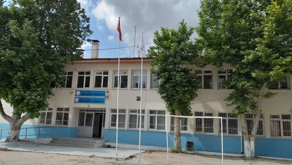 Gediksaray Şehit Satılmış Salatacı Ortaokulu fotoğrafı