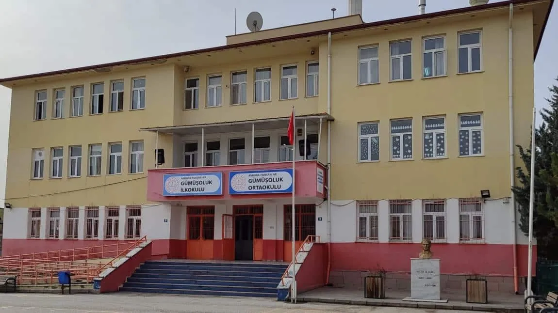 Gümüşoluk Ortaokulu fotoğrafı