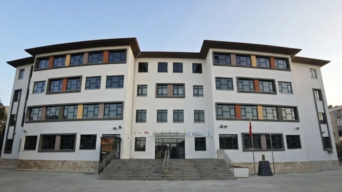 Çağatay Uluçay Ortaokulu fotoğrafı