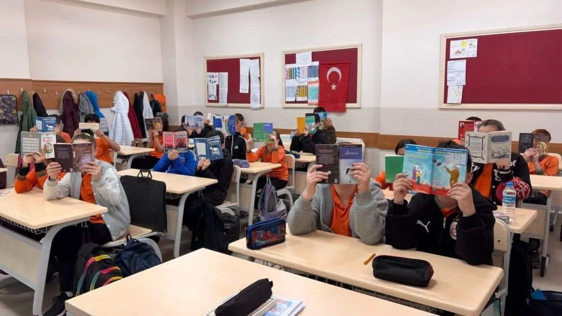 Cumhuriyet Ortaokulu fotoğrafı