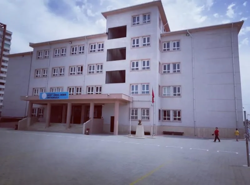 Şehit İsmail Demir Ortaokulu fotoğrafı