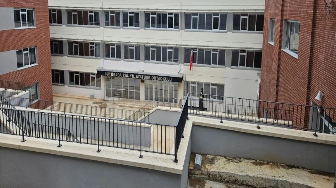 BÜYÜKADA 125. YIL ATATÜRK ORTAOKULU fotoğrafı