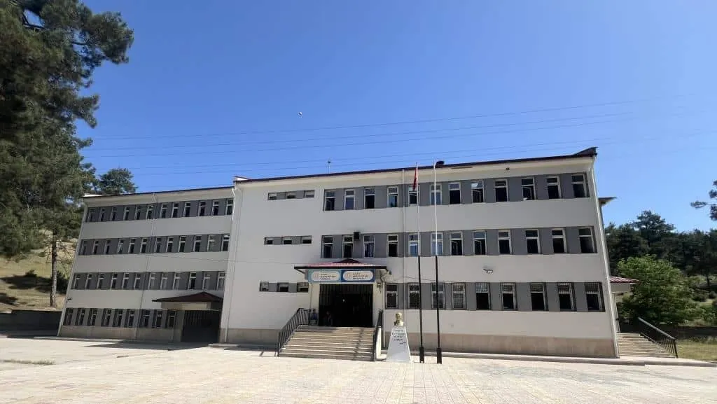 Suçatı Şehit Eyüp Saz İlkokulu fotoğrafı