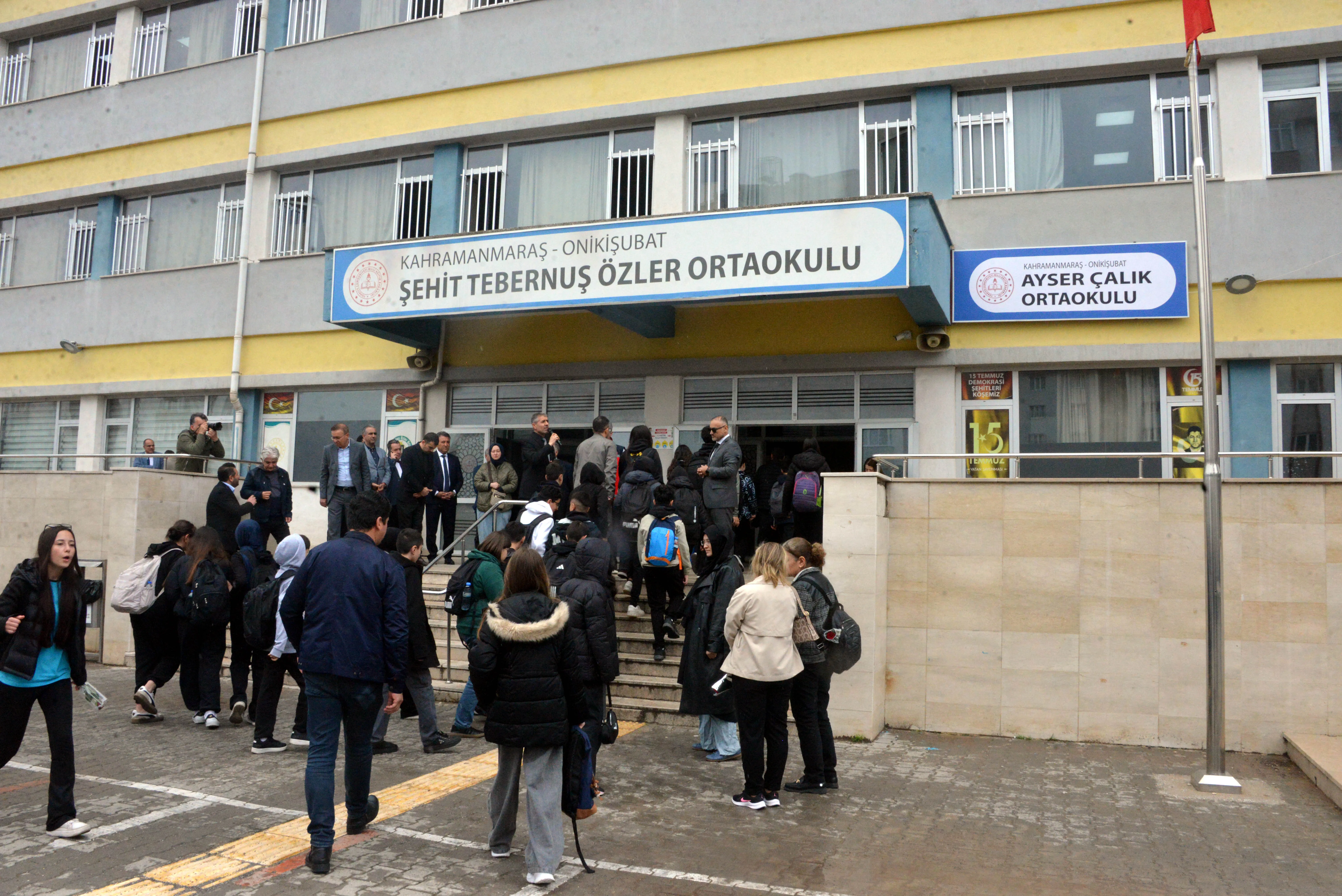 Ayser Çalık Ortaokulu