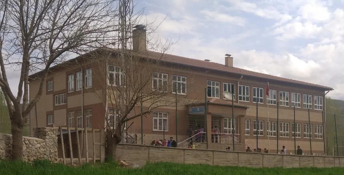 Güllüce İlkokulu fotoğrafı