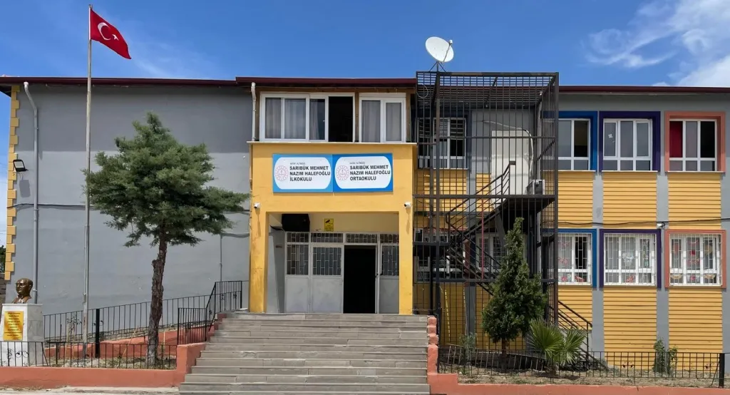 Sarıbük Mehmet Nazım Halefoğlu Ortaokulu fotoğrafı