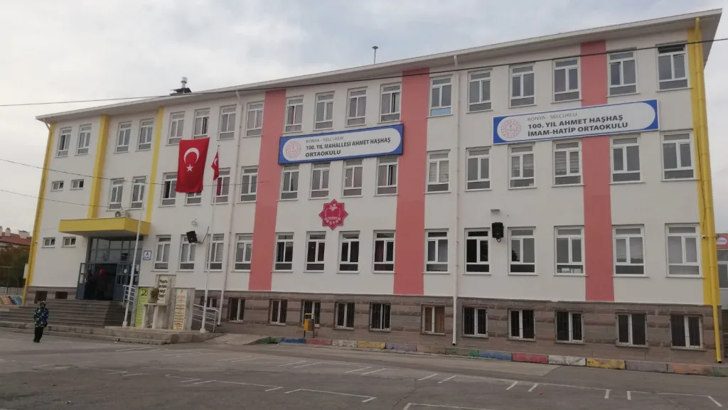 100. Yıl Mahallesi Ahmet Haşhaş Ortaokulu