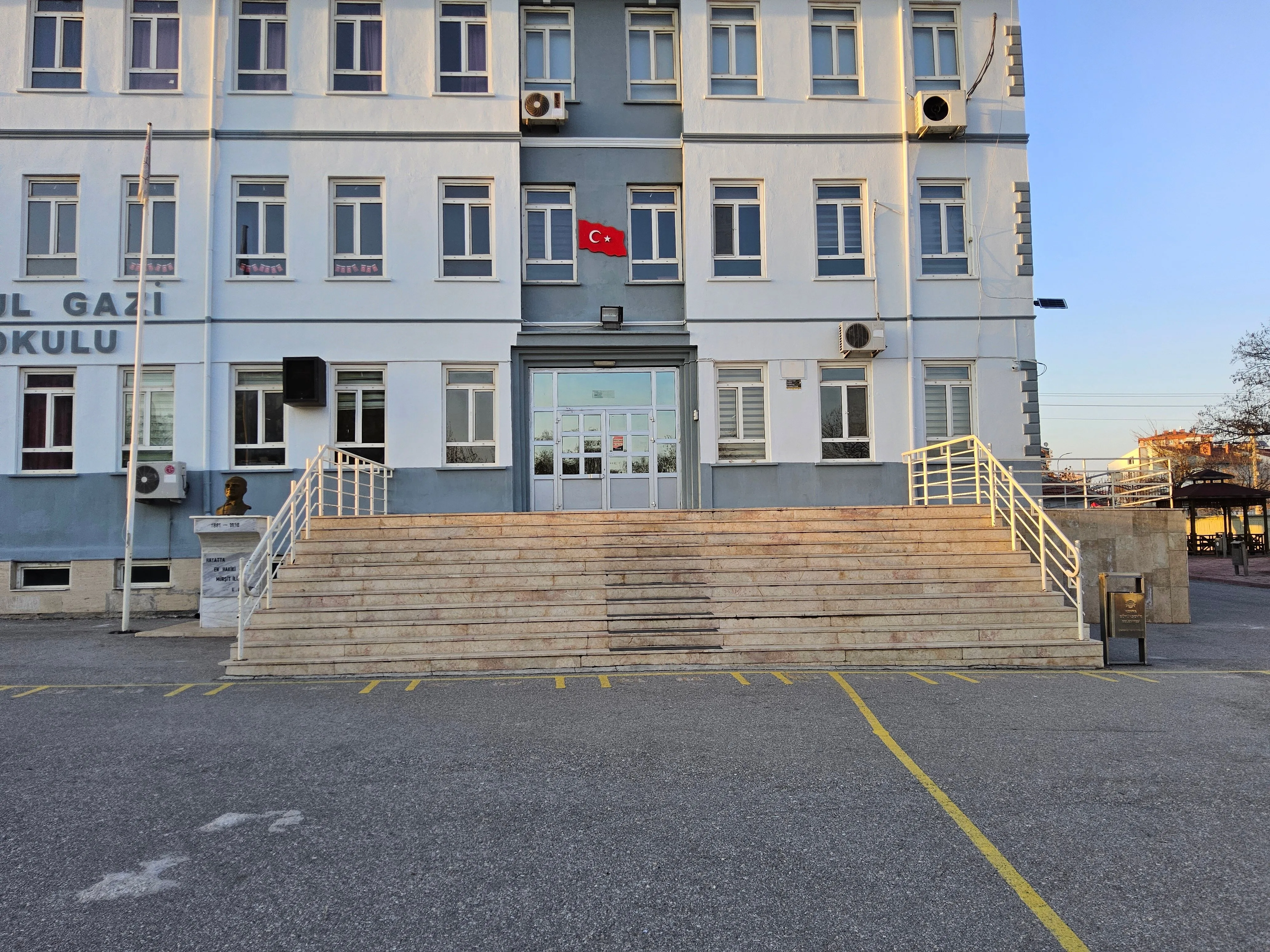 Ertuğrul Gazi Ortaokulu