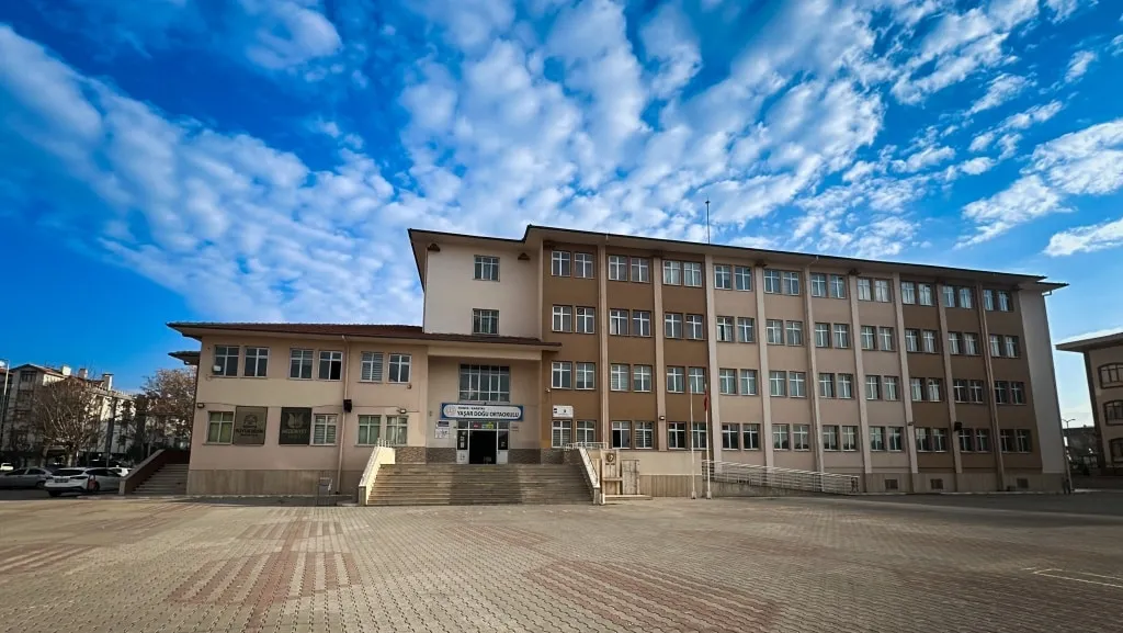Yaşar Doğu Ortaokulu fotoğrafı