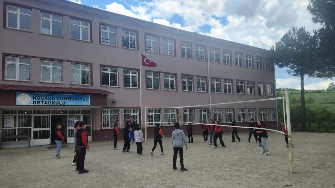 Koşaca Cumhuriyet Ortaokulu