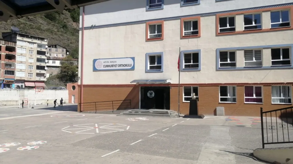 Cumhuriyet Ortaokulu fotoğrafı
