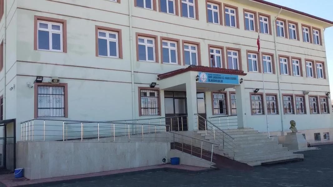 Şehit Jandarma Kıdemli Üsteğmen Mahir Özdemir İlkokulu fotoğrafı