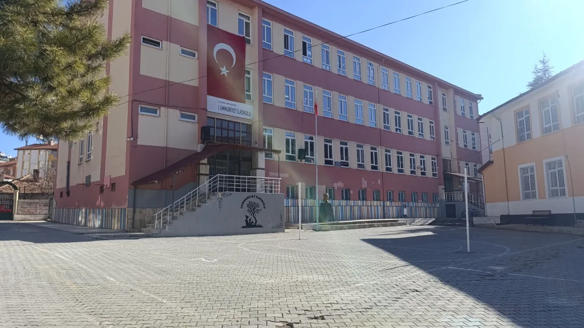 Cumhuriyet İlkokulu