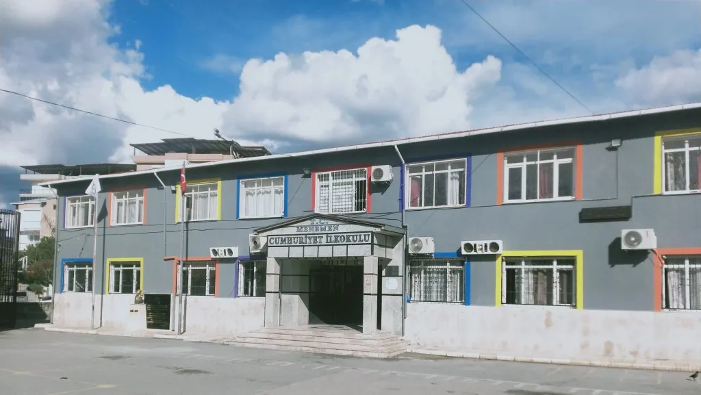 Cumhuriyet İlkokulu fotoğrafı