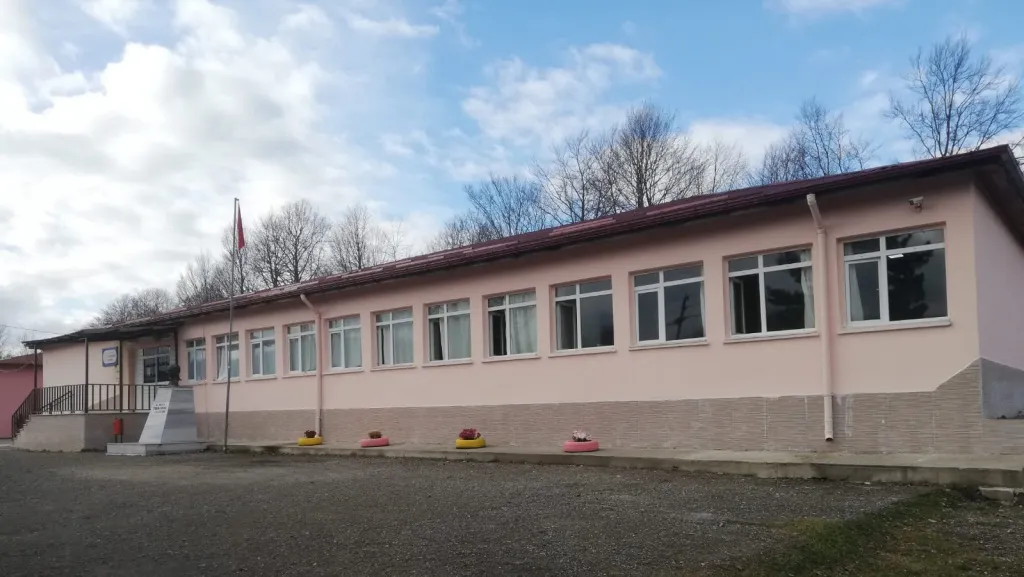 Ambartepe Eroğlu Ortaokulu fotoğrafı