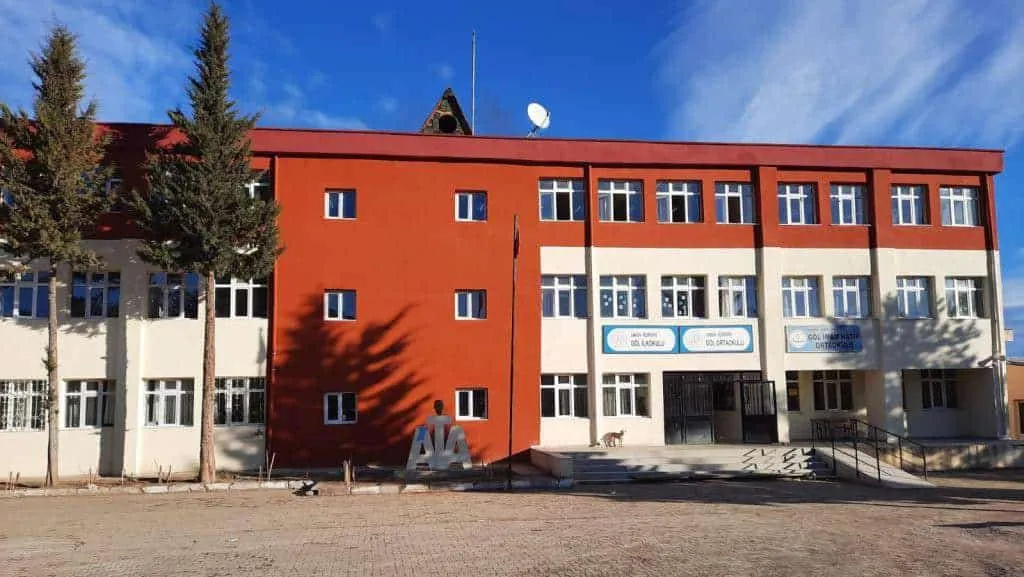 Göl İlkokulu