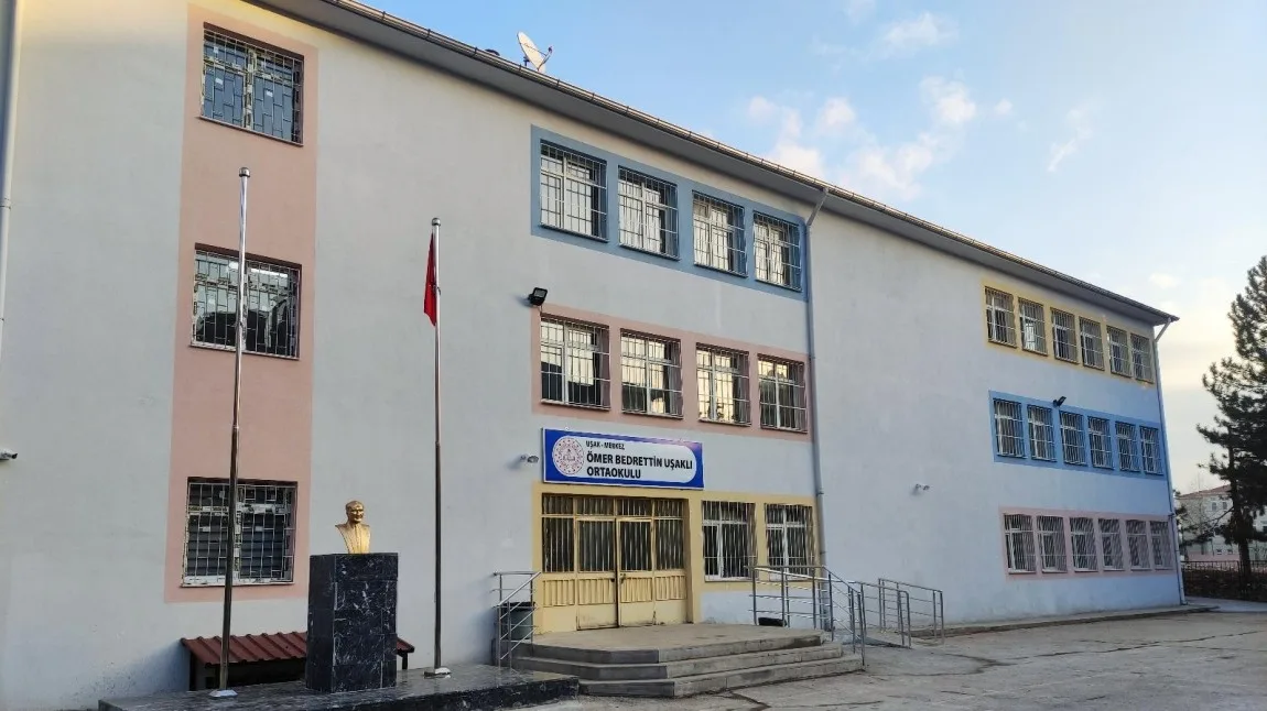 Ömer Bedrettin Uşaklı Ortaokulu fotoğrafı