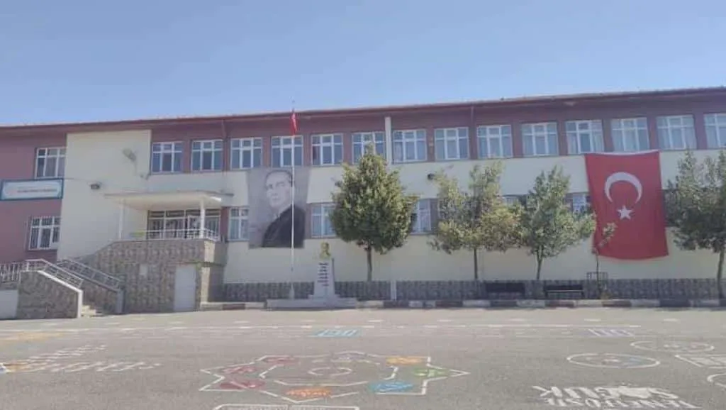 Altınyaprak İlkokulu